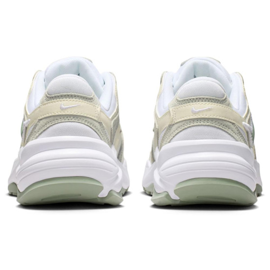Nike AL8